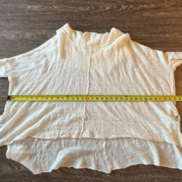 Free People lightweight beige sheer sweater loose fit. Size Medium - Picture 14 of 16
